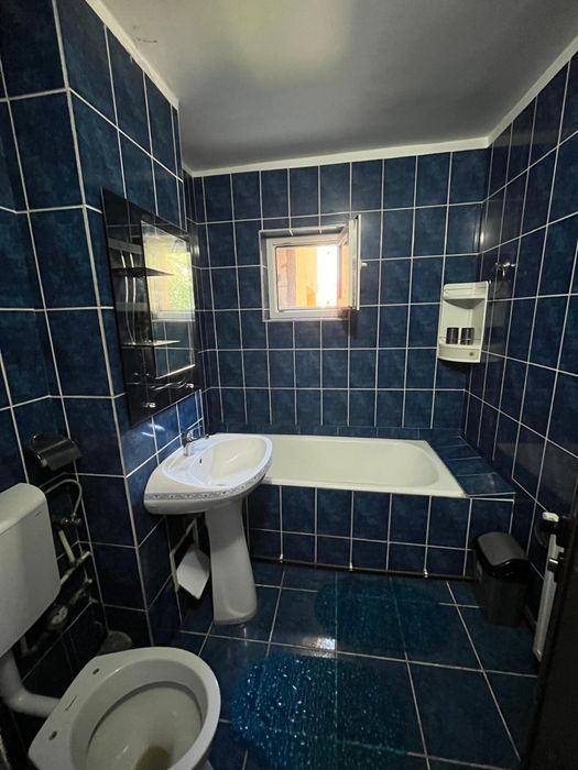 Inchiriez apartament