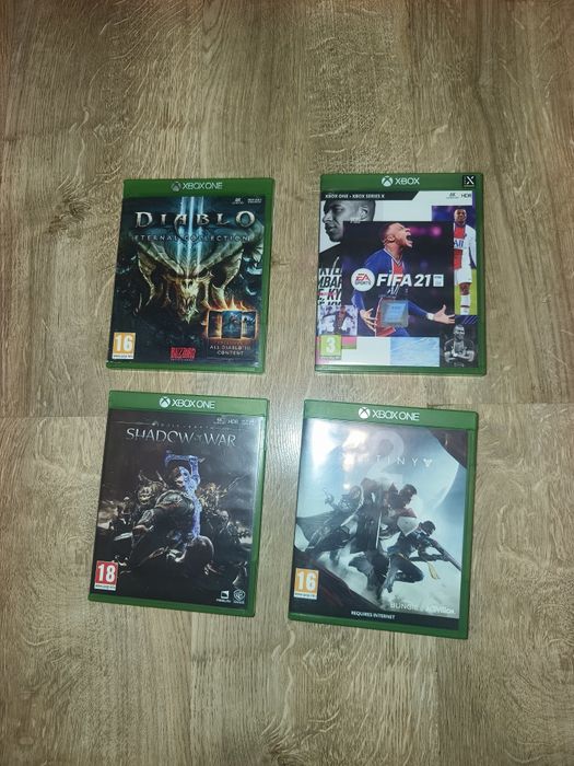 Vând urgent Cd Xbox one detalii in descriere