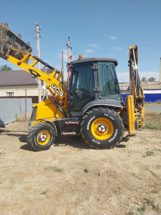 Продается экскаватор погрузчик JCB 3CX