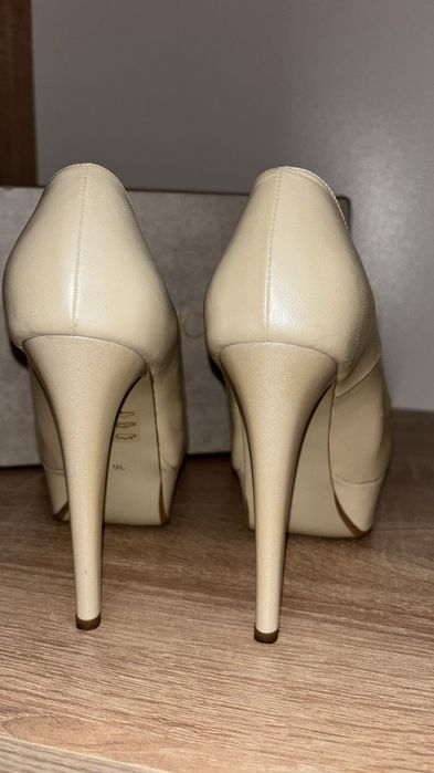 Pantofi cu toc alb crem / cu platforma