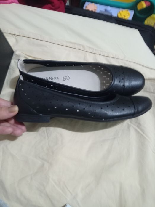 Туфли(балетки) на низком каблуке. Кожаные