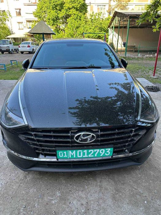 Hyundai sonata 2022 йил ишлаб чиқарилган ҳолати идиал тоза мошина