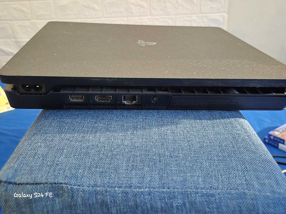 Playstation 4 + игри