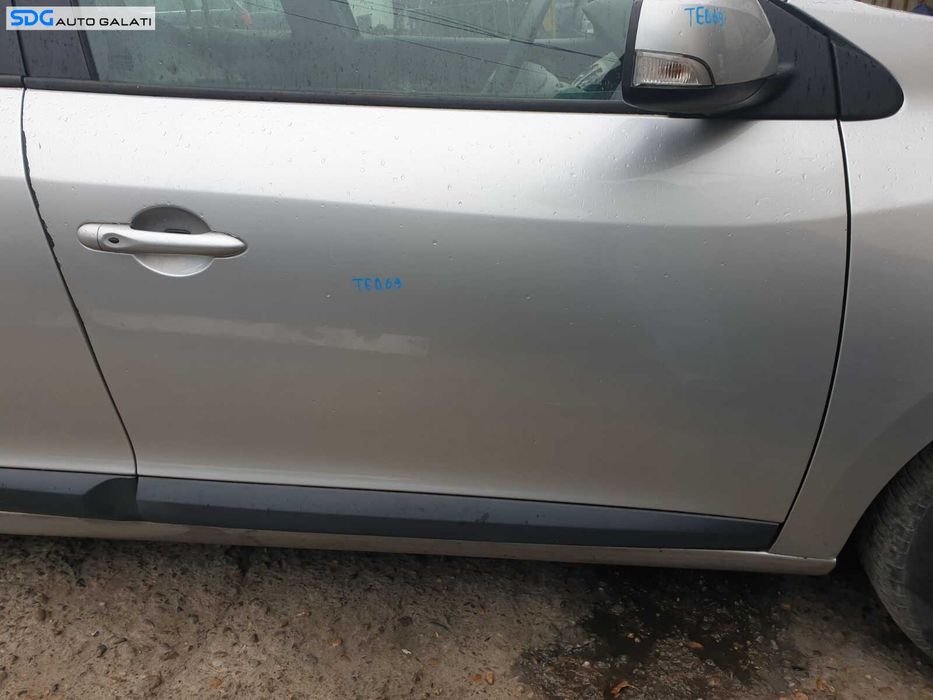 Usa Usi Portiera Portiere Dreapta Fata Dezechipata Renault Megane 3 2008 - 2015 Culoare TED69 Gris Platine / Platinum Silver [C2155]