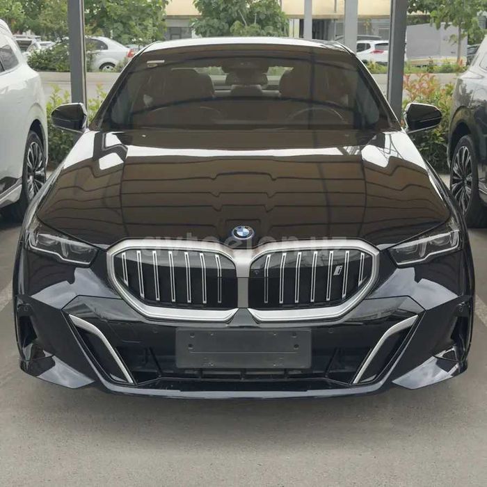 BMW i5 50lt SPORT naxt va xalol nasiya