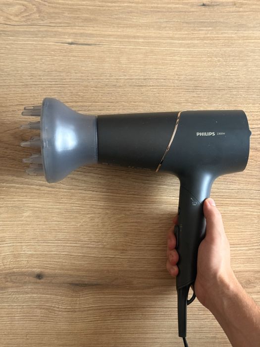 Професионален Сешоар Philips - ЧИСТО НОВ + ГАРАНЦИЯ