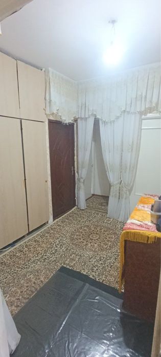 Продается 4-х комнатная квартира Чирчик 10 микрорайон