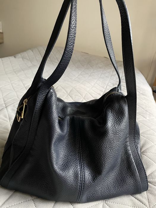 тъмносиня чанта естествена кожа