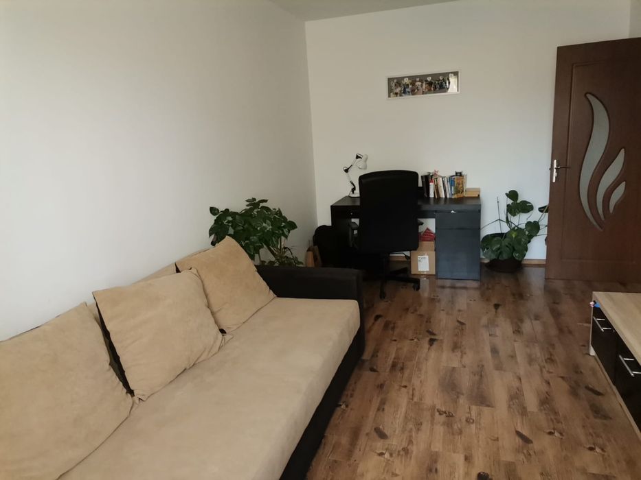 Vand apartament 2 camere.