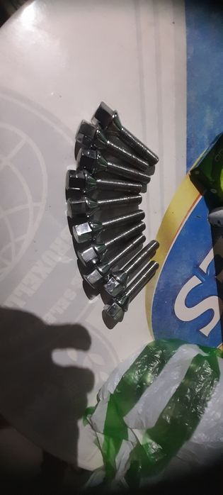 Болты длинные  под проставки БМВ