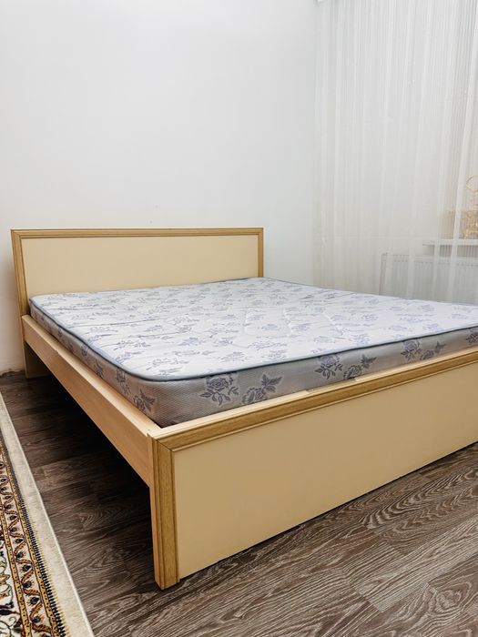 Двуспальная кровать 200*180