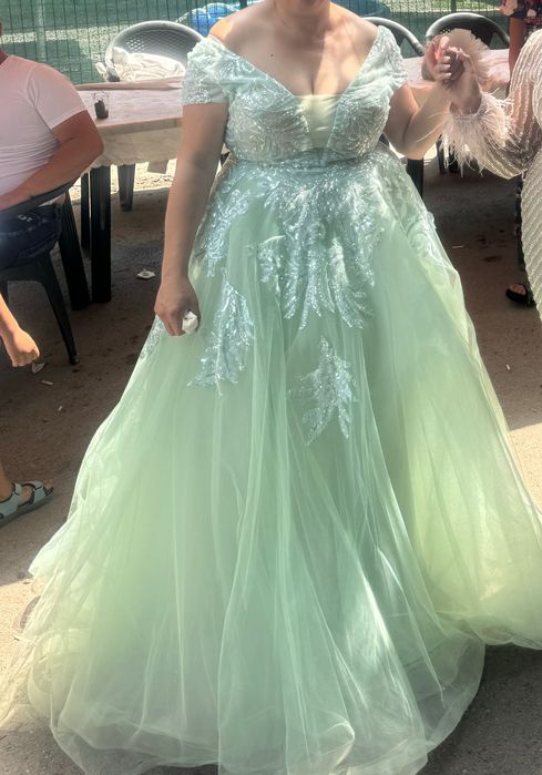 Продавам официални рокли