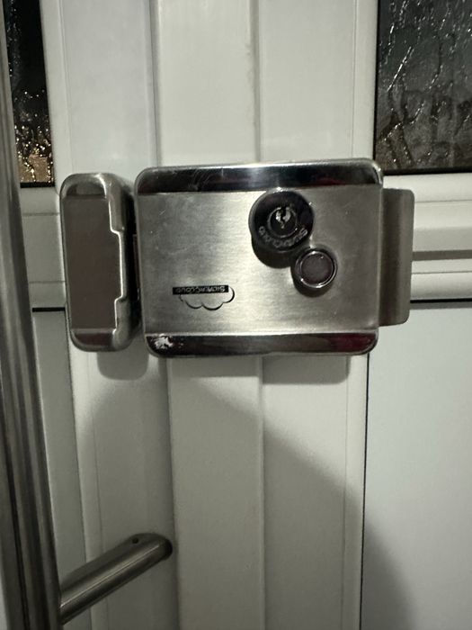 Montez Yale smart,control acces,interfon