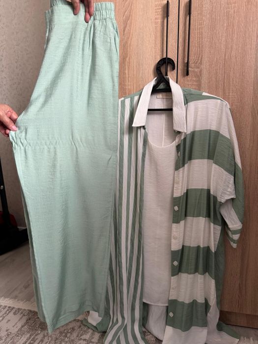 Продам женскую одежду 50-52 р