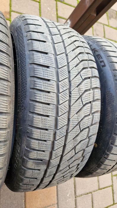Cauciucuri iarnă 225/45/ 17 94V an fabricatie  2024