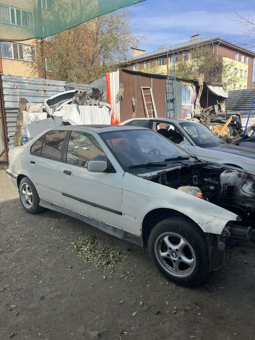 На разбор БМВ е36