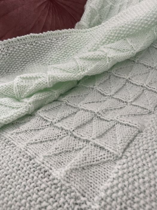 Детски ръчно плетени пелени