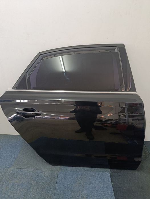 Portiera dreapta spate Audi A8 D4 L long lz9y