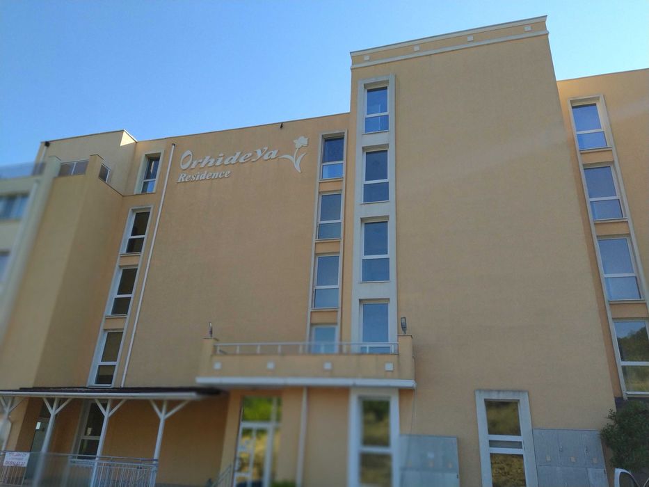 Отдава се студио под наем.