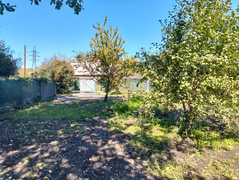 Продам дачу на аэропорту.