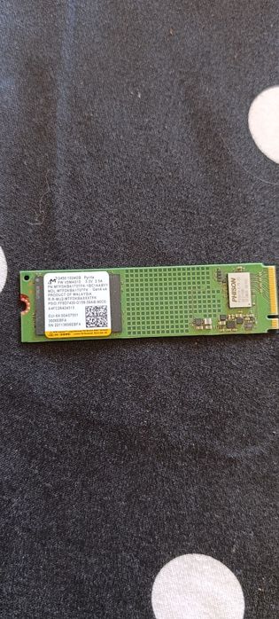 Ssd 1 Terra plus doua memeorii ramm de 8 gb