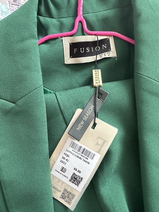 Женский костюм новый