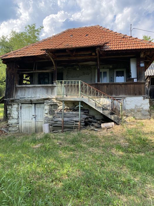 Vand Casă Batranească