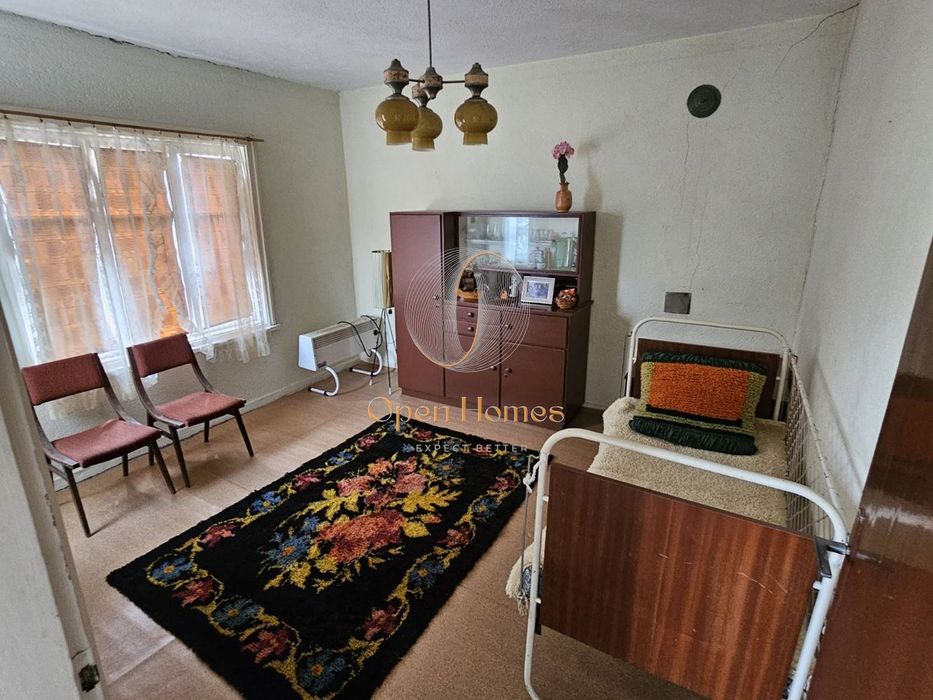 Къща в с. Зелениково, обл. Пловдив