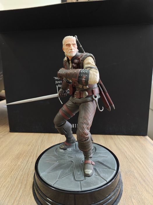 Witcher фигурки статуетки