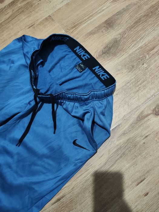 Pantaloni Nike mărimea XXL