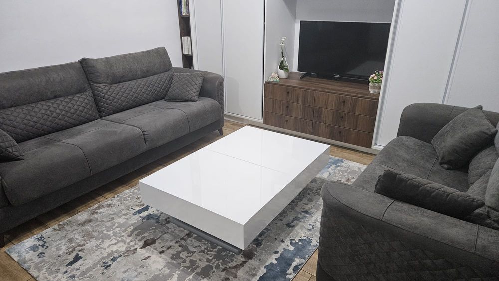 Masa extensibila cu telecomandă