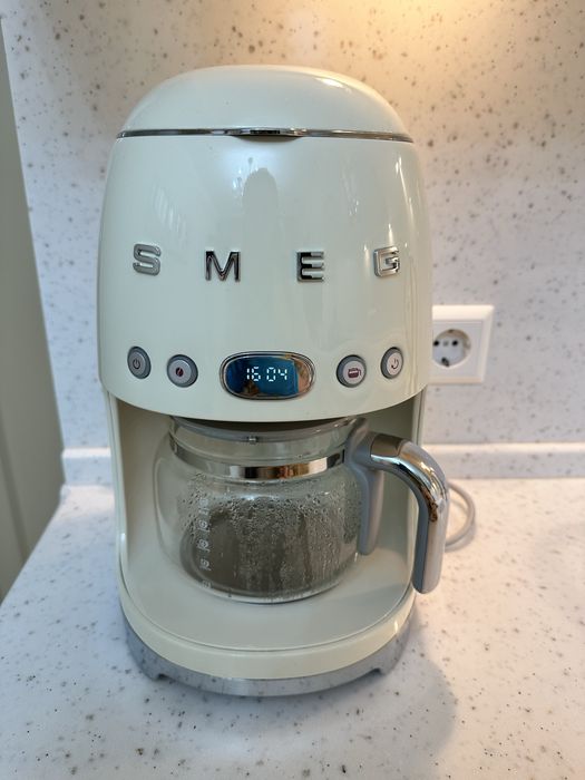 Кофеварка Smeg капельная
