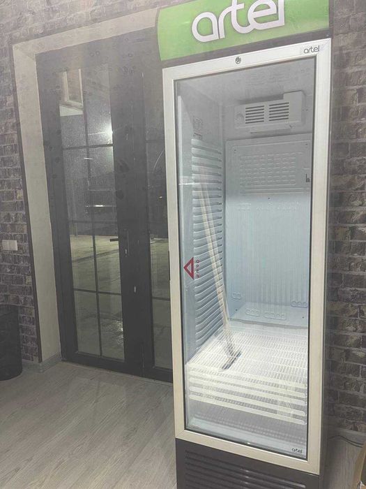 Витрина холодильник