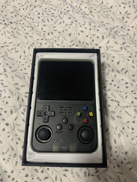 R36s consola portabila