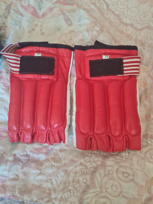 Боксёрские перчатки