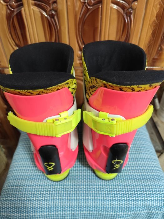 Vând echipament de ski+patine de hochei originale