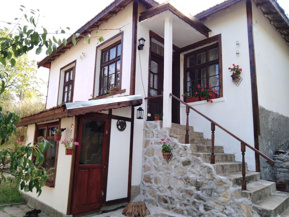 Продавам къща  в село Горно Изворово