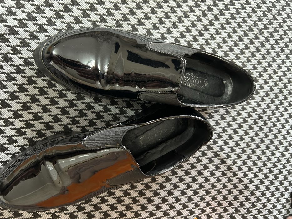 Продам туфли женские