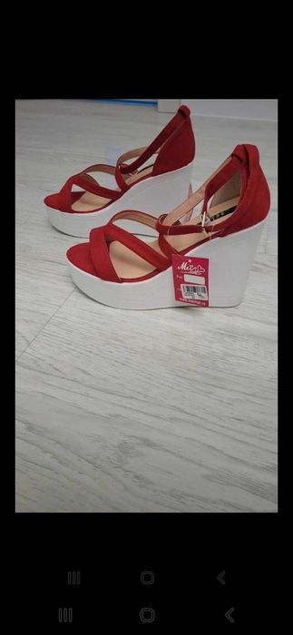 Sandale cu platforma rosii