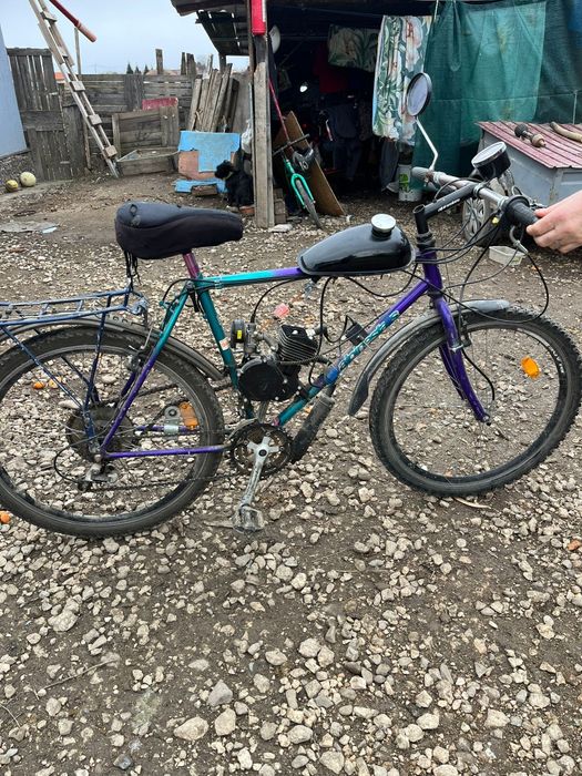 Bicicleta cu motor