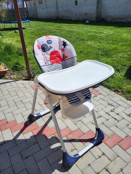 Scaun de masa Chicco cu spătar reglabil ( poziție somn)