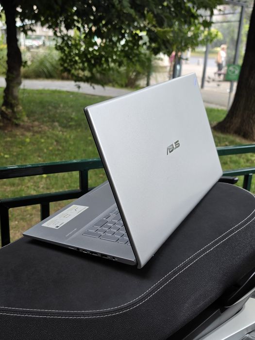 Laptop ASUS VivoBook 17 X712JA, Ecran 17.3", Intel i3 10th Gen, 8GB RAM, SSD 512GB