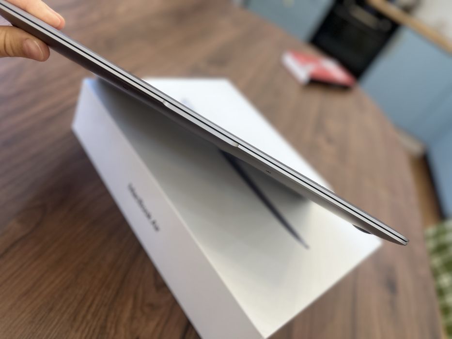 почти новая Macbook M1 256Gb
