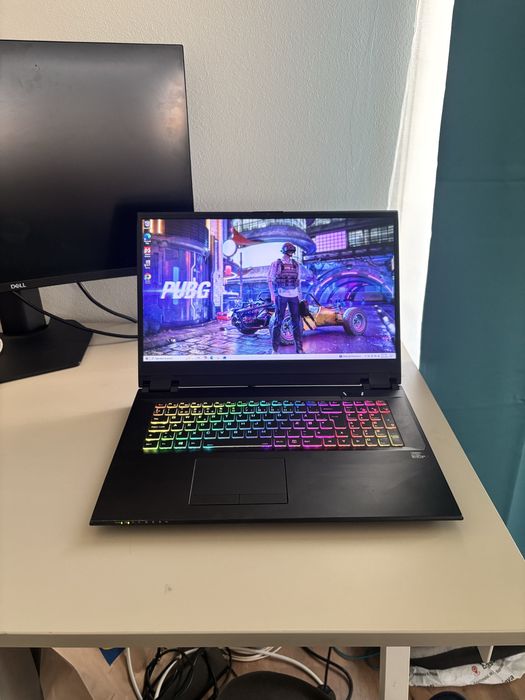Laptop Gaming• i7-9th Gen• 32gb ram• RTX 2070 8gb•1 Tb ssd•17,3” 144Hz