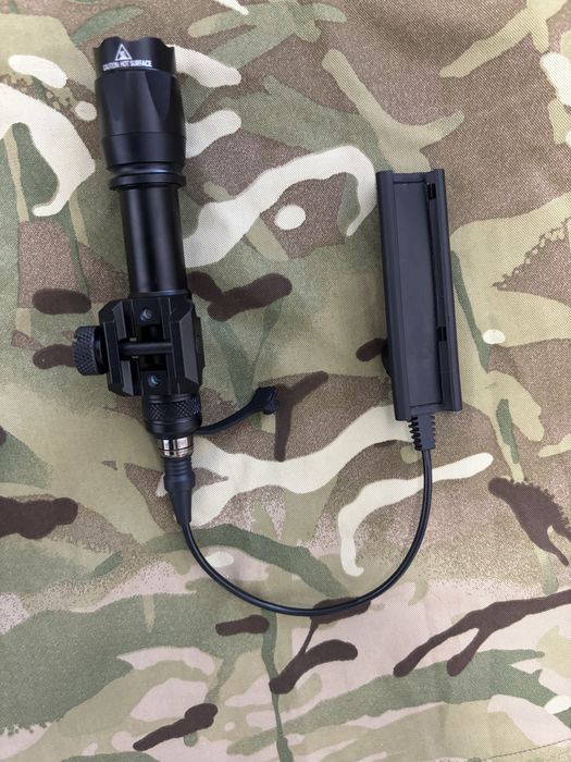 Clona lanternǎ Surefire M600  nouǎ