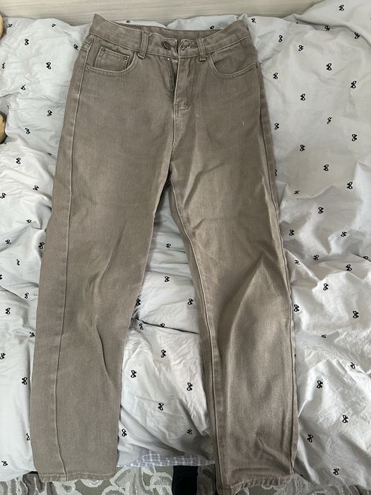Джинсы коричневого цвета