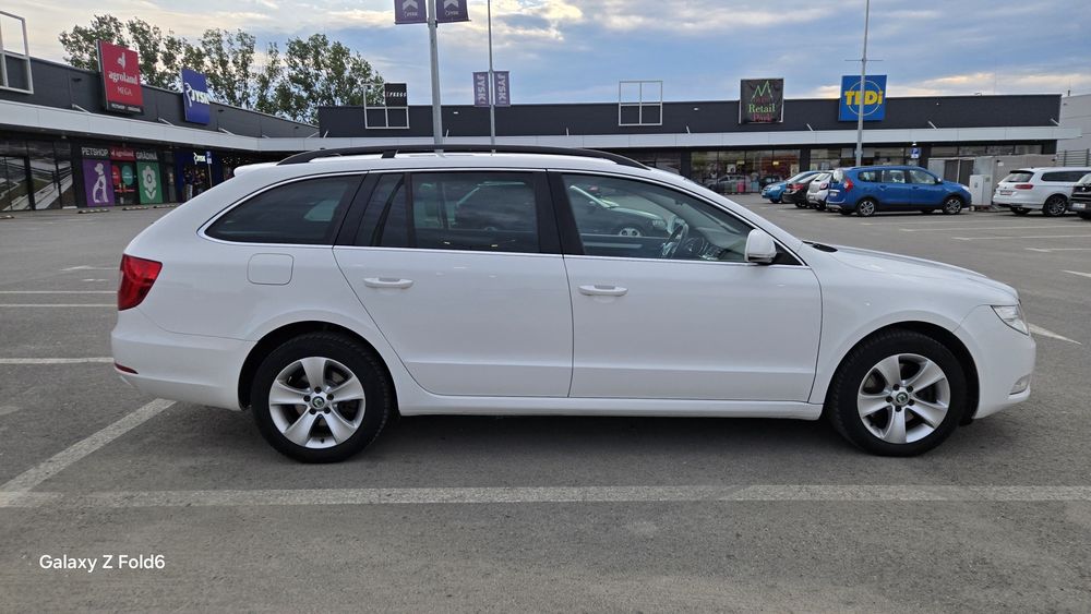 SKODA Superb 2012 — imagine 5