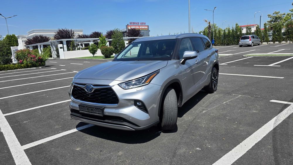 TOYOTA Highlander