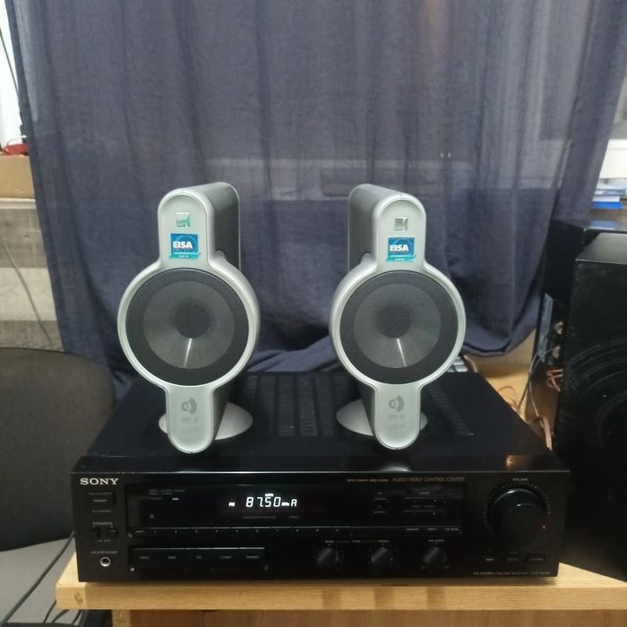 Boxe sateliți KEF și Teufel