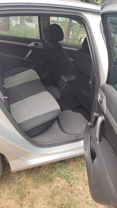 Vând Peugeot 407